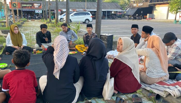 Kegiatan Positioning Vibes oleh PMII Rayon Sakera Membawa Dampak Positif terhadap Pemanfaatan Ruang Publik dan Pemberdayaan Sosial (Lesehan Tapsiun)
