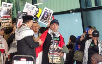 Tangis WNI Relawan Global Sumud Flotilla Pecah Saat Ceritakan Dugaan Penyiksaan di Israel
