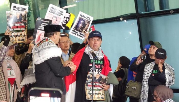 Tangis WNI Relawan Global Sumud Flotilla Pecah Saat Ceritakan Dugaan Penyiksaan di Israel